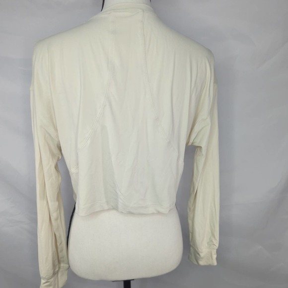 HALARA In My Feels Dropped Shoulder Long Sleeve Cropped Sports Top - Picture 5 of 9